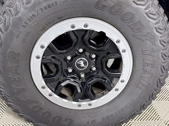 2024 Oxford White Ford Bronco Badlands 4X4 SUV