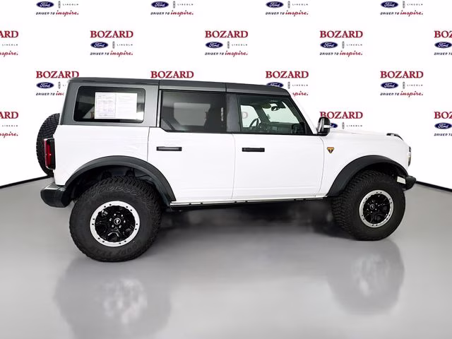 2024 Oxford White Ford Bronco Badlands 4X4 SUV