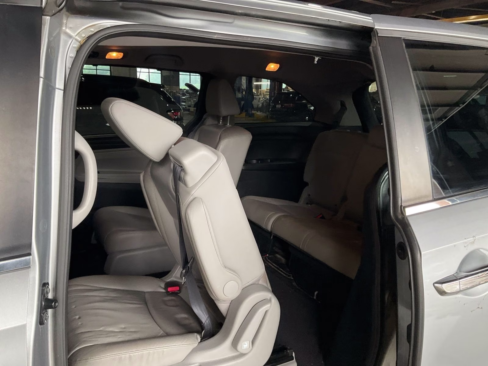 2018 Silver Honda Odyssey EX-L FWD Van