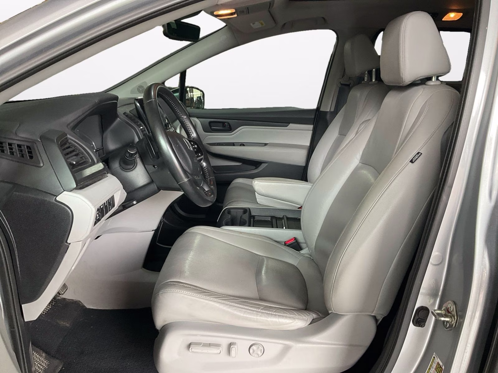 2018 Silver Honda Odyssey EX-L FWD Van