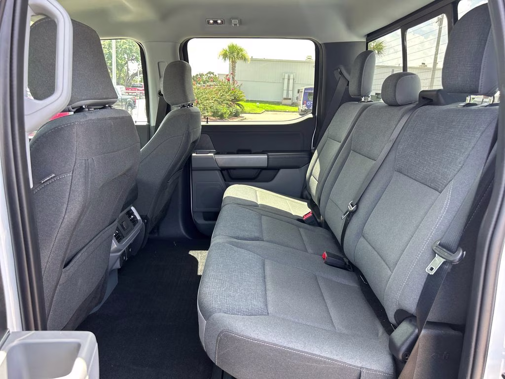 2024 Oxford White Ford F-150 XLT 4X4 Truck