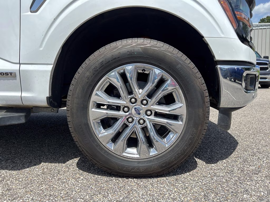 2024 Oxford White Ford F-150 XLT 4X4 Truck