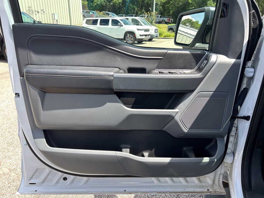 2024 Oxford White Ford F-150 XLT 4X4 Truck