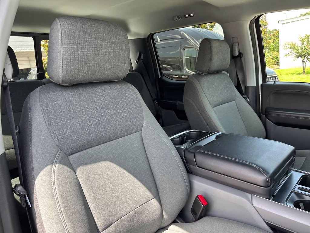 2024 Oxford White Ford F-150 XLT 4X4 Truck