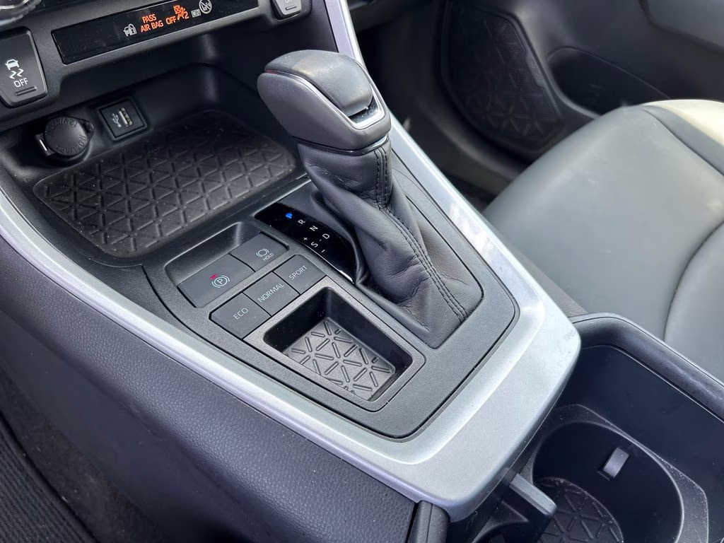 2025 Magnetic Gray Metallic Toyota RAV4 XLE Premium FWD SUV