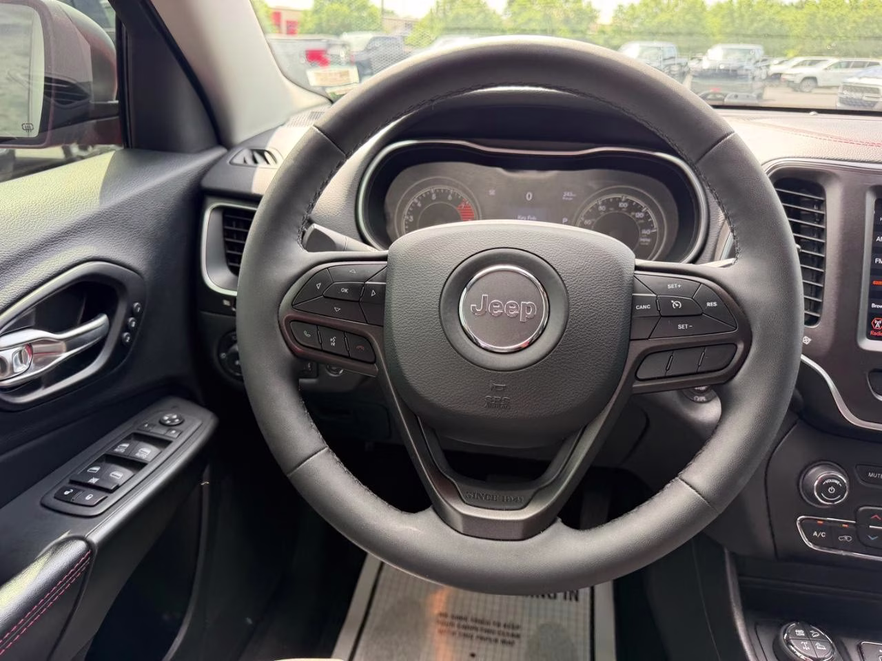 2021 Spitfire Orange Clearcoat Jeep Cherokee 4WD Trailhawk 4X4 SUV