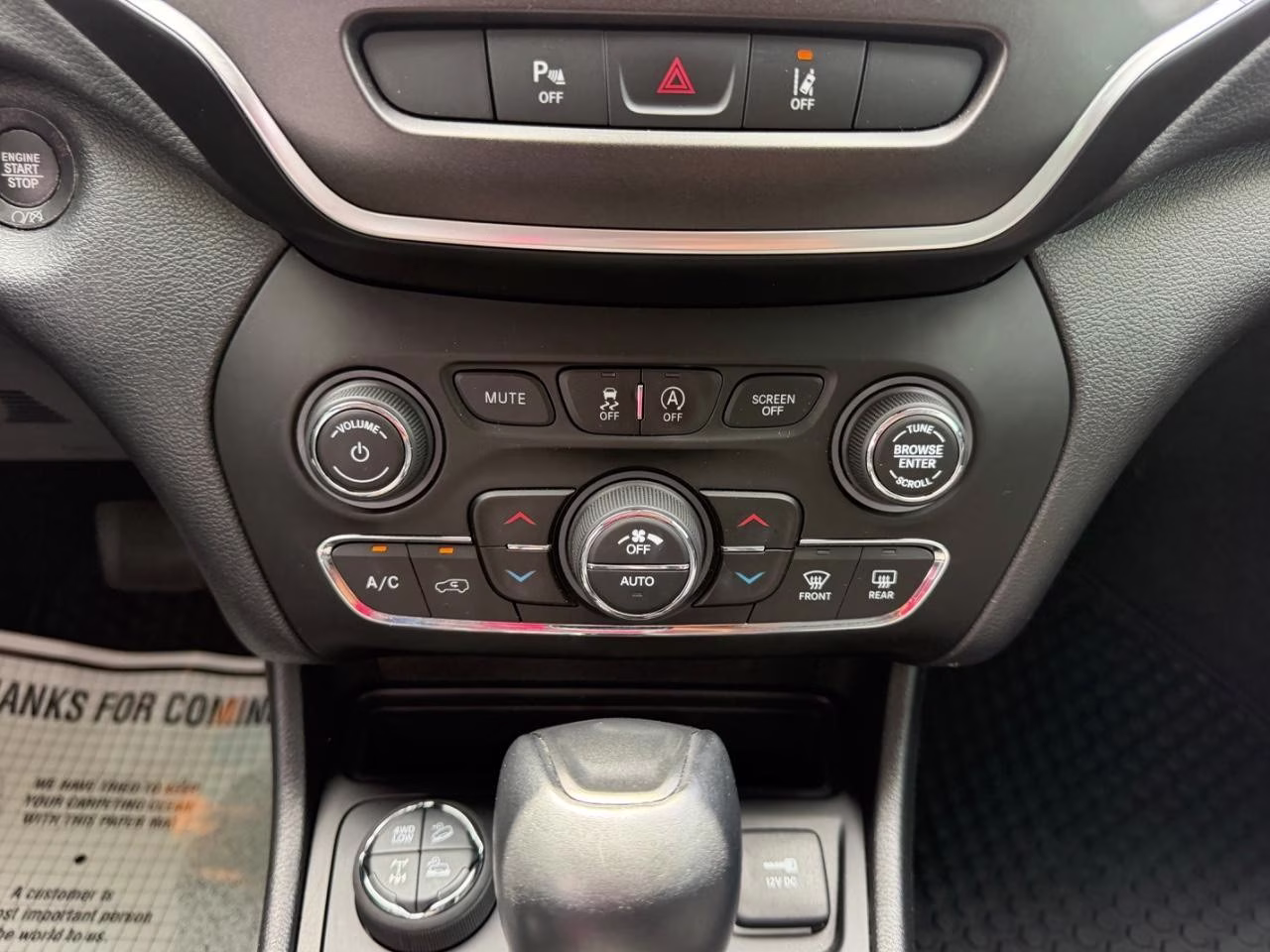 2021 Spitfire Orange Clearcoat Jeep Cherokee 4WD Trailhawk 4X4 SUV