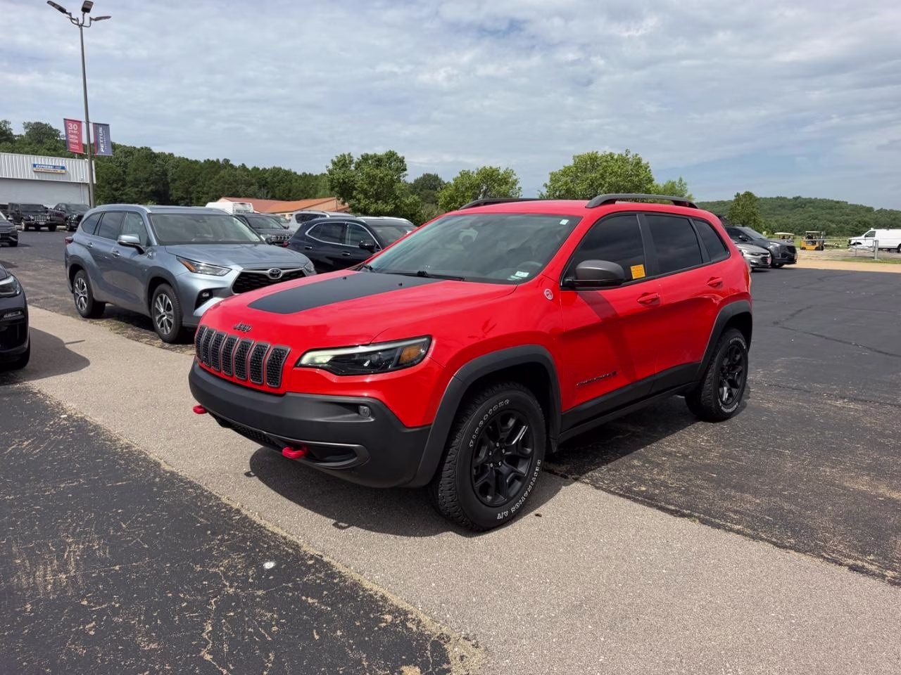 2021 Spitfire Orange Clearcoat Jeep Cherokee 4WD Trailhawk 4X4 SUV