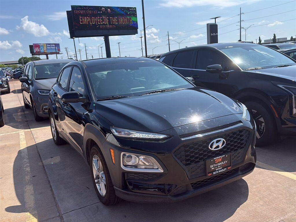 2019 Ultra Black Pearl Hyundai Kona SE FWD SUV