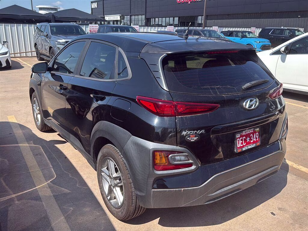 2019 Ultra Black Pearl Hyundai Kona SE FWD SUV