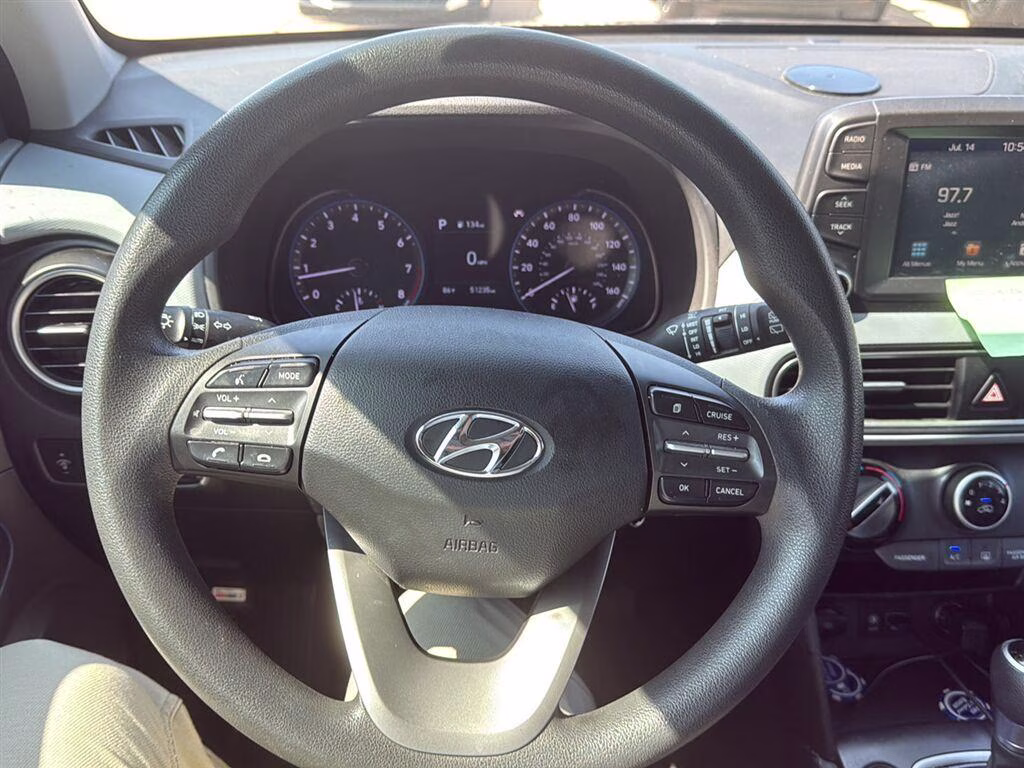 2019 Ultra Black Pearl Hyundai Kona SE FWD SUV