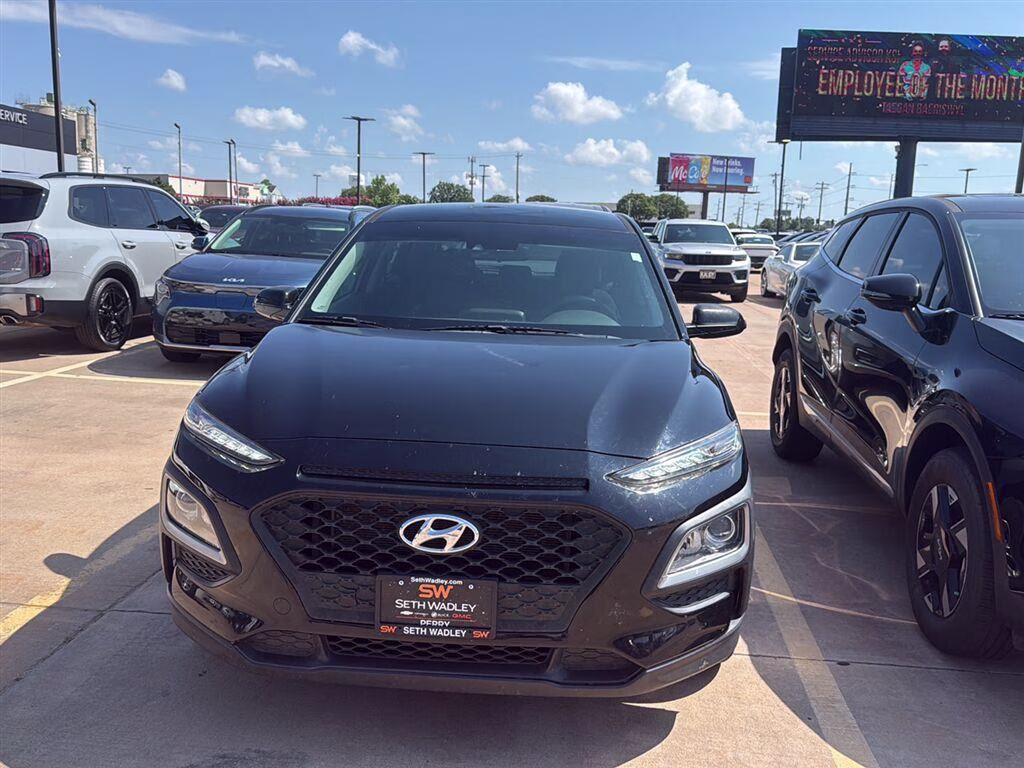 2019 Ultra Black Pearl Hyundai Kona SE FWD SUV