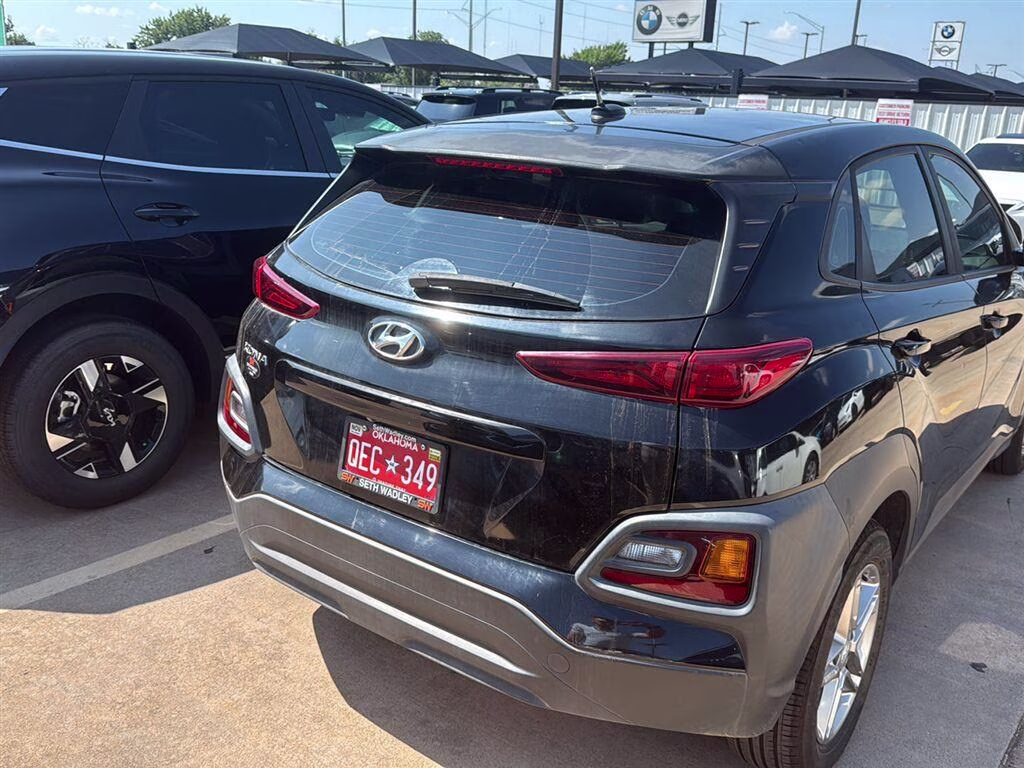 2019 Ultra Black Pearl Hyundai Kona SE FWD SUV