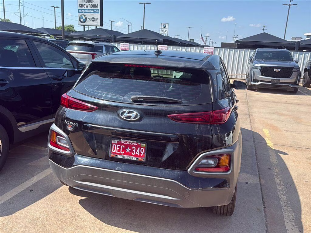 2019 Ultra Black Pearl Hyundai Kona SE FWD SUV