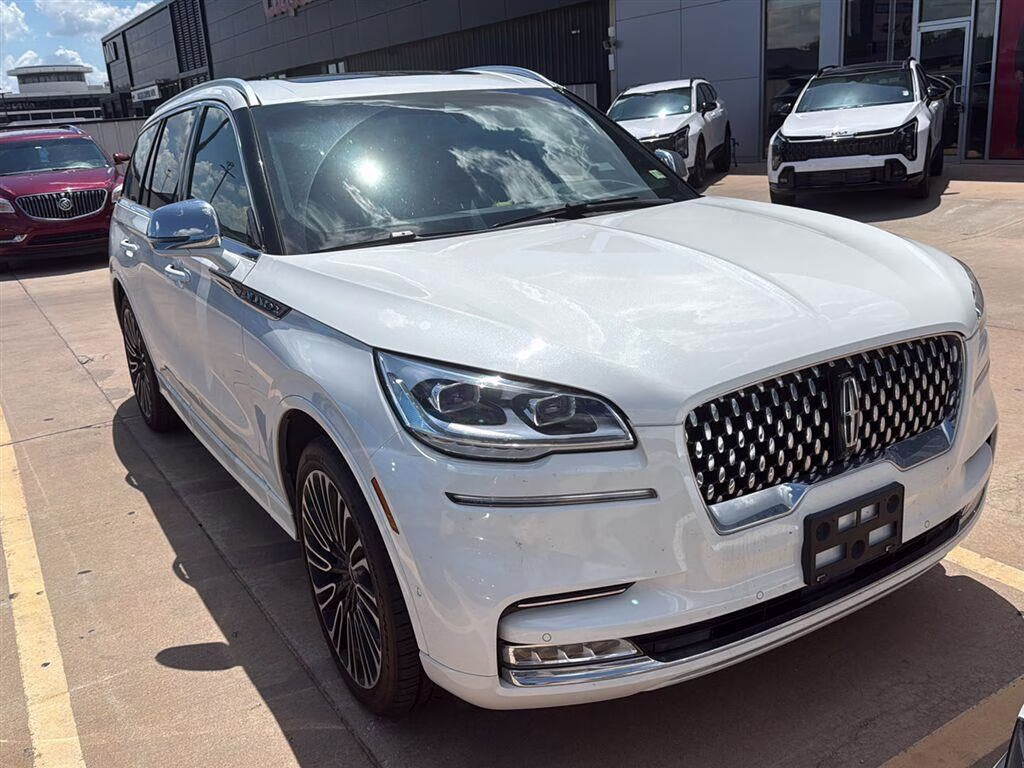 2021 Pristine White Lincoln Aviator Black Label AWD SUV