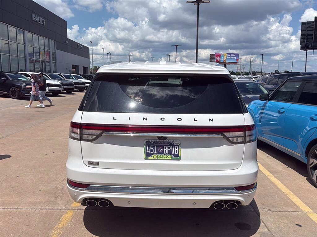 2021 Pristine White Lincoln Aviator Black Label AWD SUV