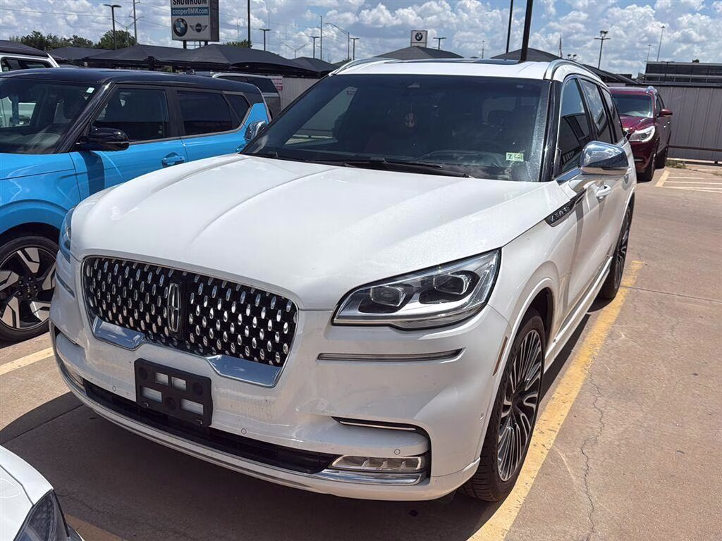 2021 Pristine White Lincoln Aviator Black Label AWD SUV