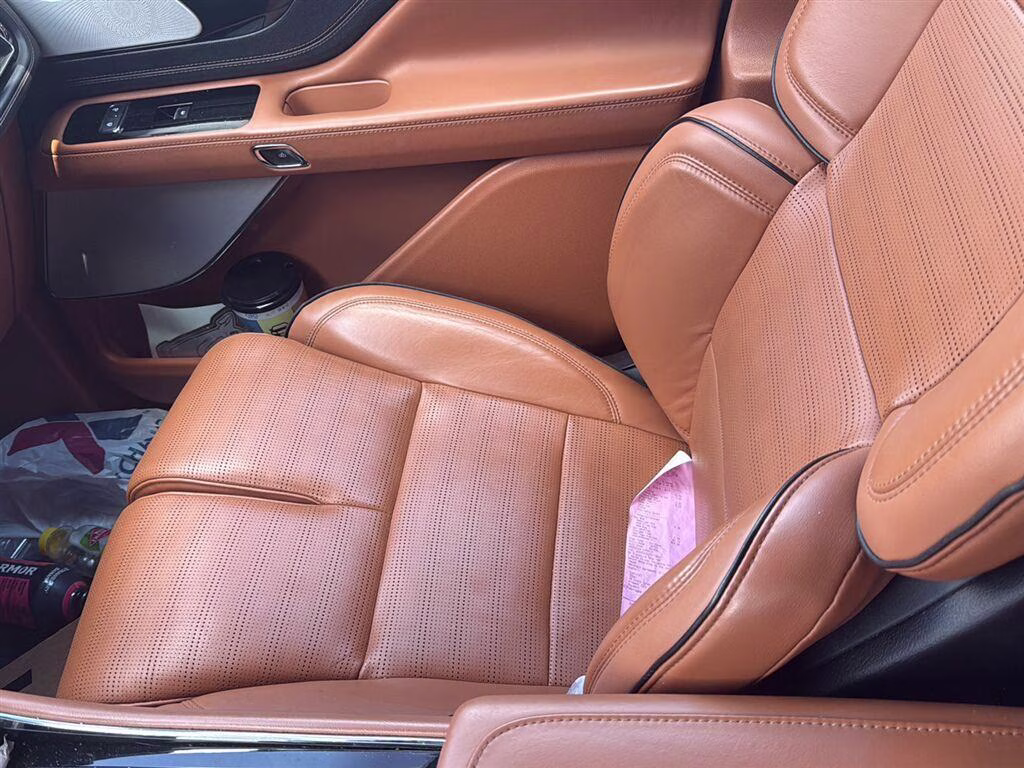 2021 Pristine White Lincoln Aviator Black Label AWD SUV
