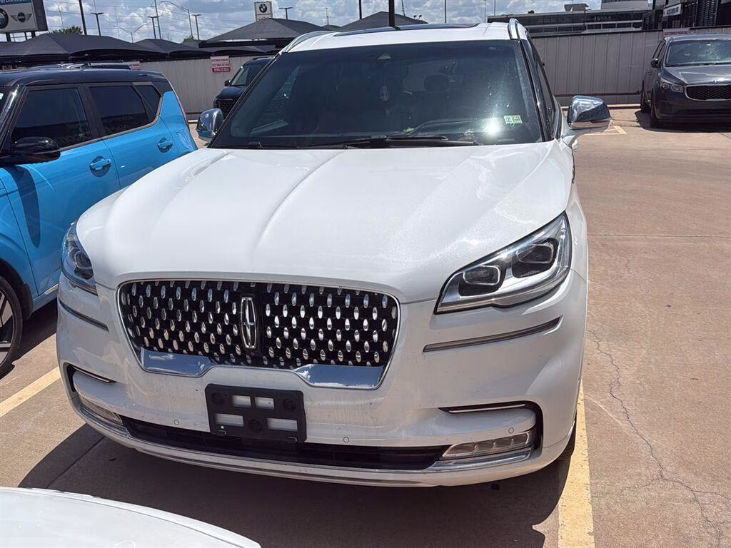 2021 Pristine White Lincoln Aviator Black Label AWD SUV
