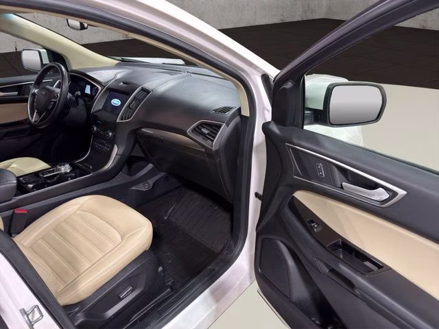 2019 White Platinum Clearcoat Metallic Ford Edge SEL AWD SUV