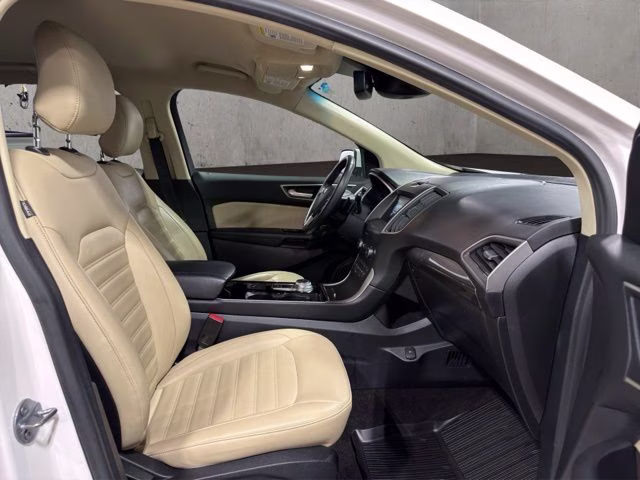 2019 White Platinum Clearcoat Metallic Ford Edge SEL AWD SUV