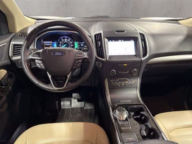 2019 White Platinum Clearcoat Metallic Ford Edge SEL AWD SUV