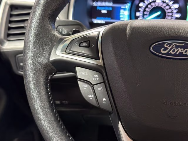 2019 White Platinum Clearcoat Metallic Ford Edge SEL AWD SUV