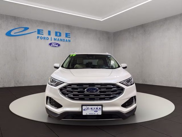 2019 White Platinum Clearcoat Metallic Ford Edge SEL AWD SUV