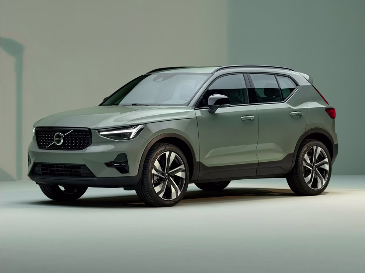 2024 Volvo XC40 B5 Core AWD SUV