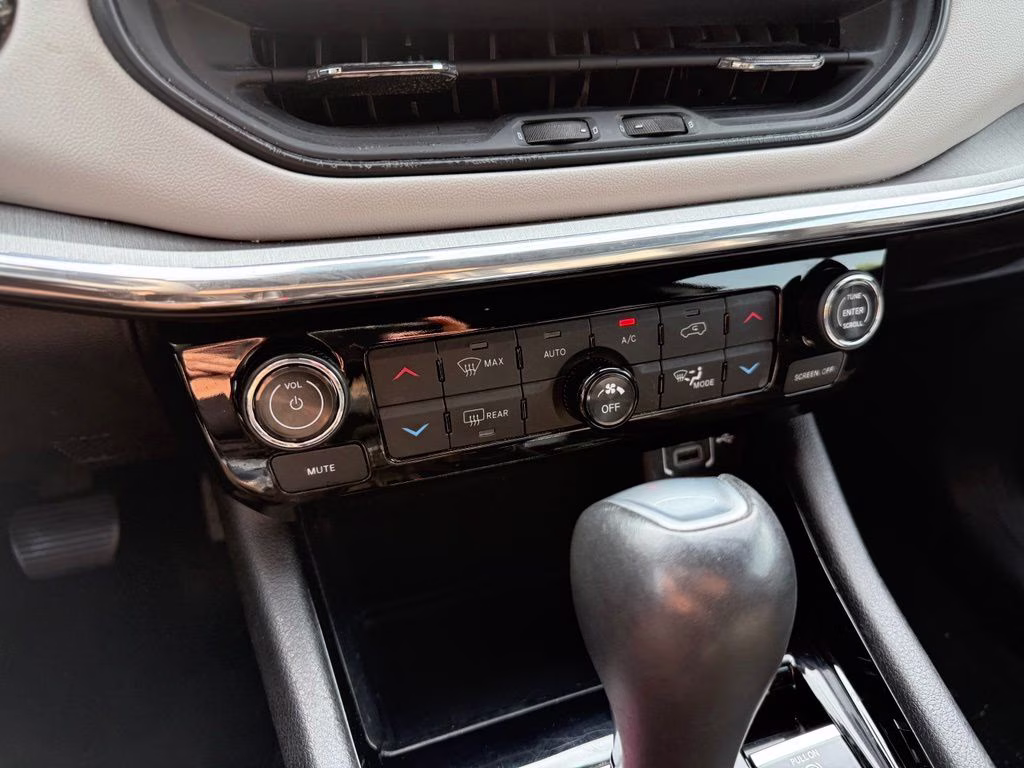 2024 Sting-Gray Clearcoat Jeep Compass Limited 4X4 SUV