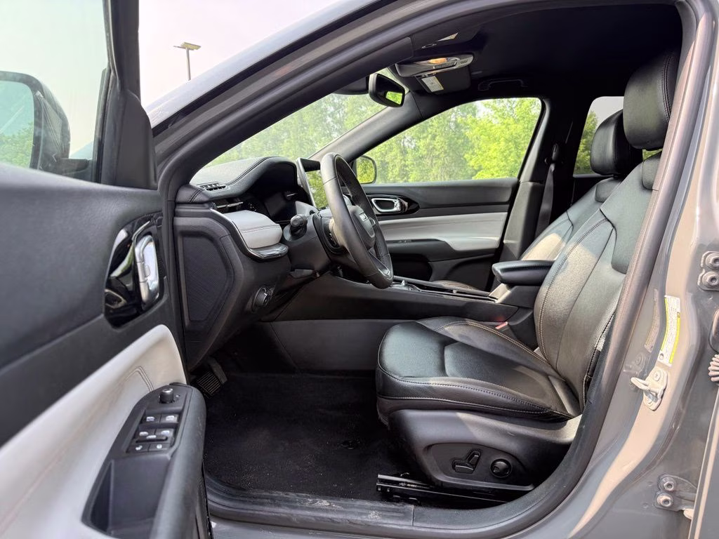 2024 Sting-Gray Clearcoat Jeep Compass Limited 4X4 SUV