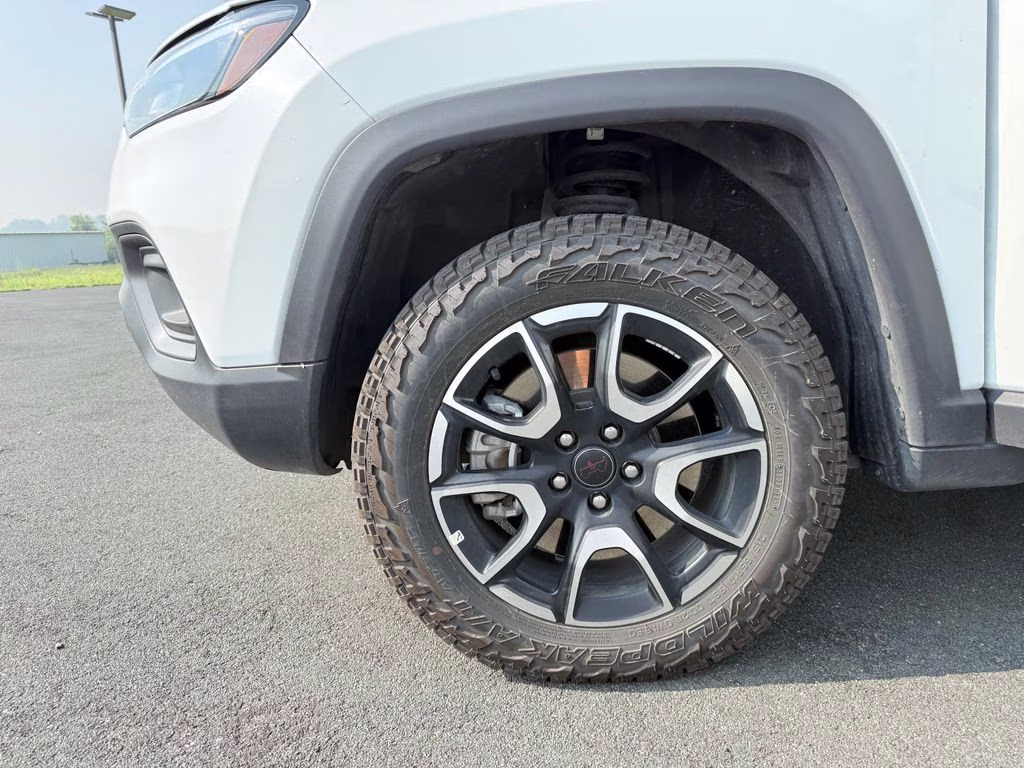 2026 Bright White Clearcoat Jeep Compass Trailhawk 4X4 SUV