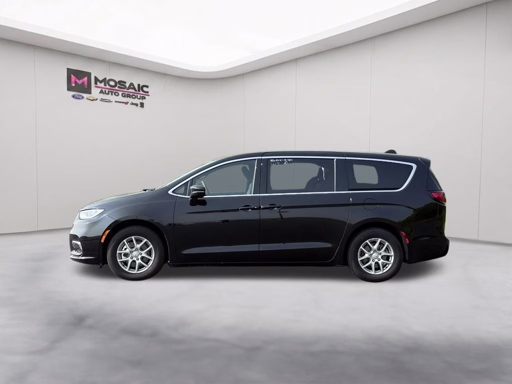 2025 Diamond Black Crystal Pearlcoat Chrysler Pacifica Select FWD Van