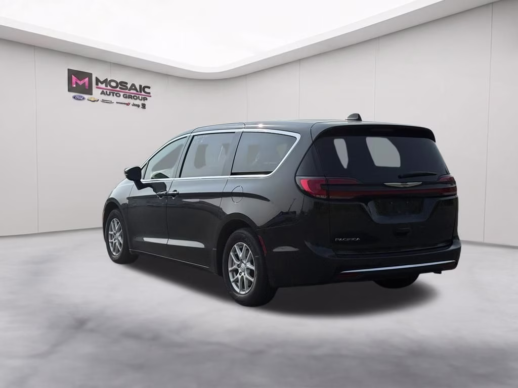 2025 Diamond Black Crystal Pearlcoat Chrysler Pacifica Select FWD Van
