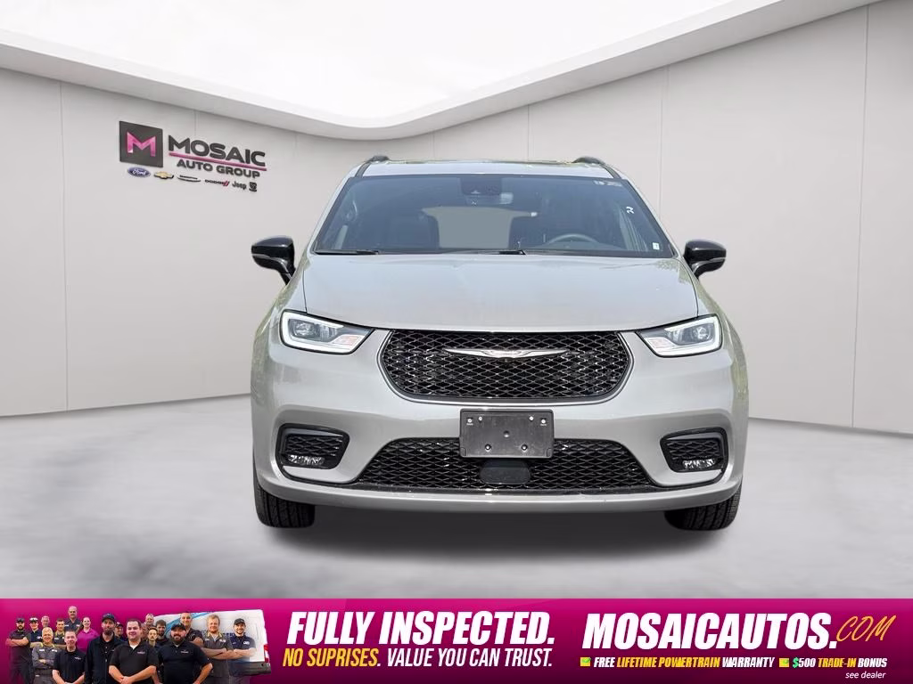 2025 Ceramic Gray Clearcoat Chrysler Pacifica Limited FWD Van