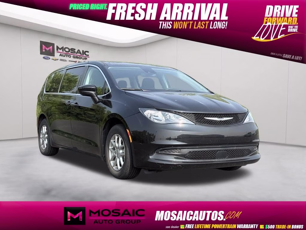 2024 Diamond Black Crystal Pearlcoat Chrysler Voyager LX FWD Van