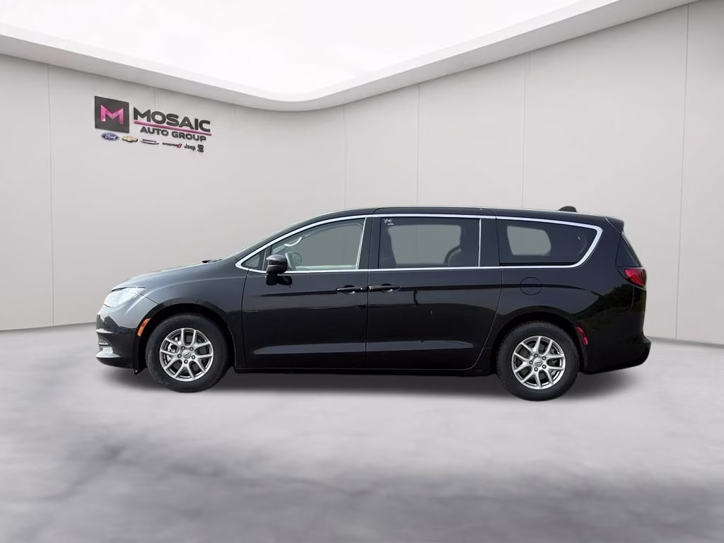 2024 Diamond Black Crystal Pearlcoat Chrysler Voyager LX FWD Van