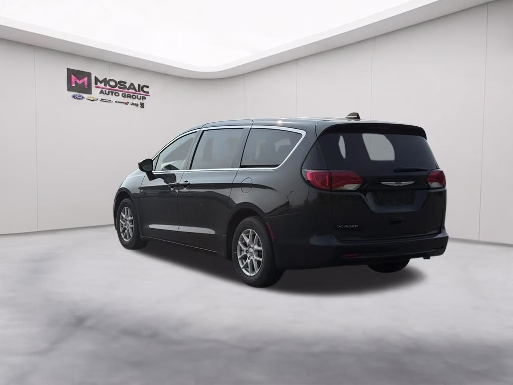 2024 Diamond Black Crystal Pearlcoat Chrysler Voyager LX FWD Van