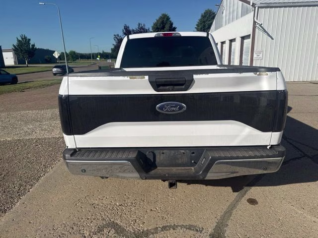 2016 Oxford White Ford F-150 XLT 4X4 Truck