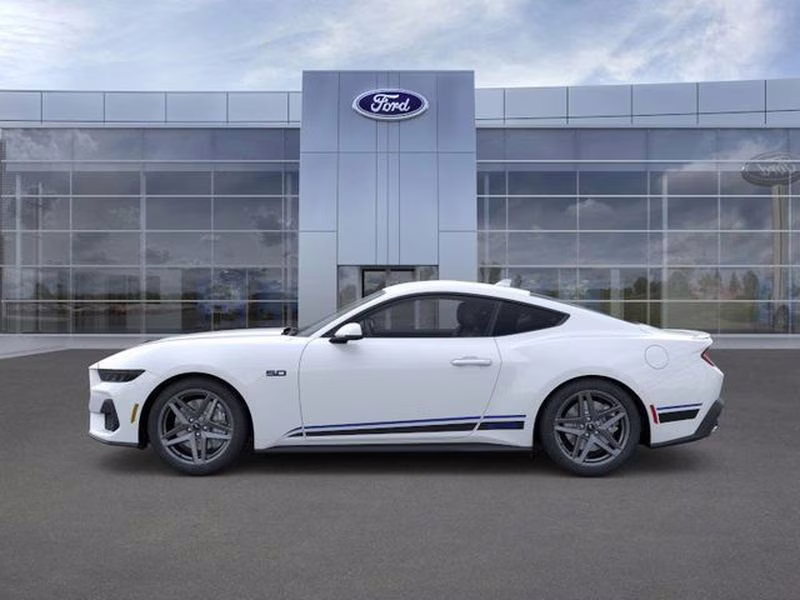 2025 Oxford White Ford Mustang GT Premium RWD Coupe