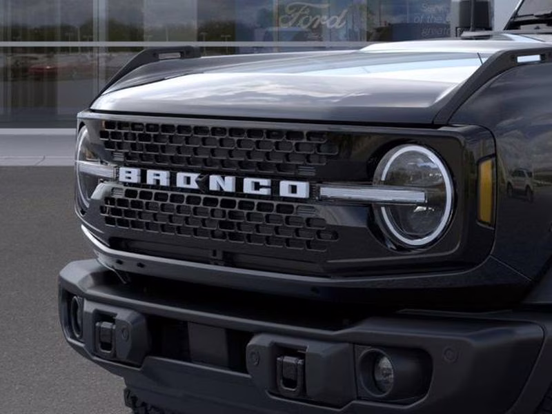 2025 Shadow Black Ford Bronco Badlands 4X4 SUV