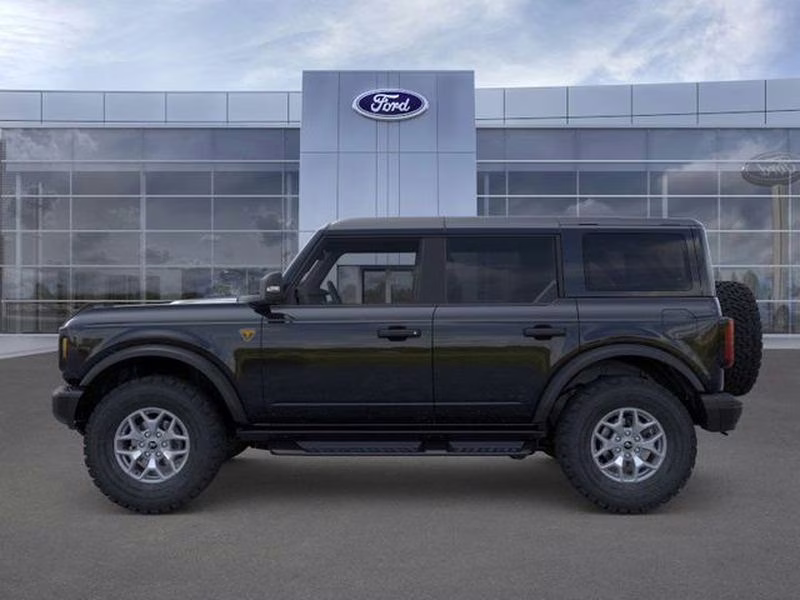 2025 Shadow Black Ford Bronco Badlands 4X4 SUV