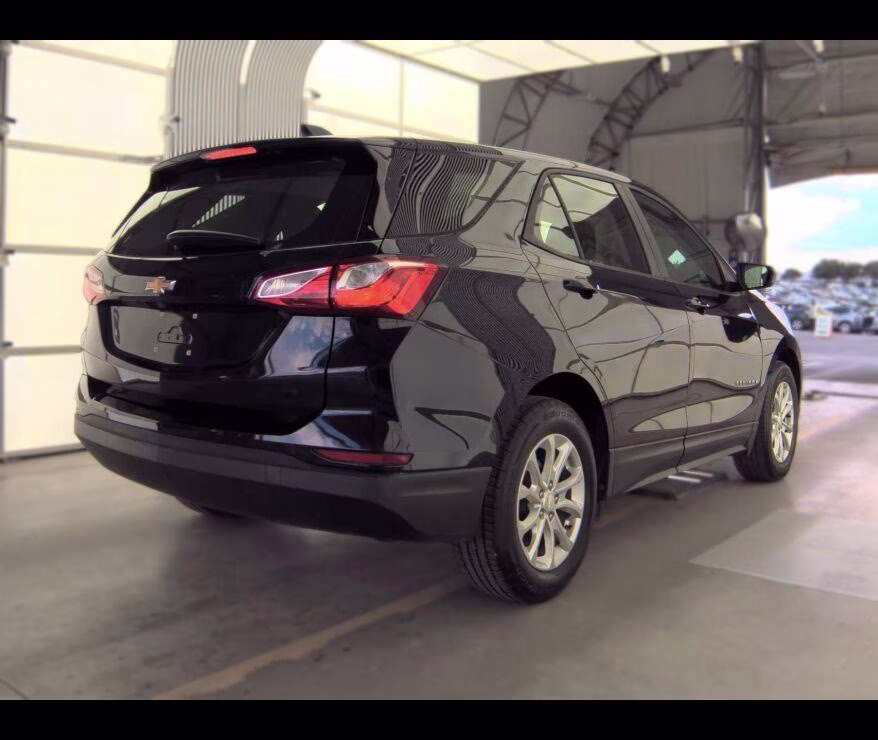 2020 Midnight Blue Metallic Chevrolet Equinox LS FWD SUV
