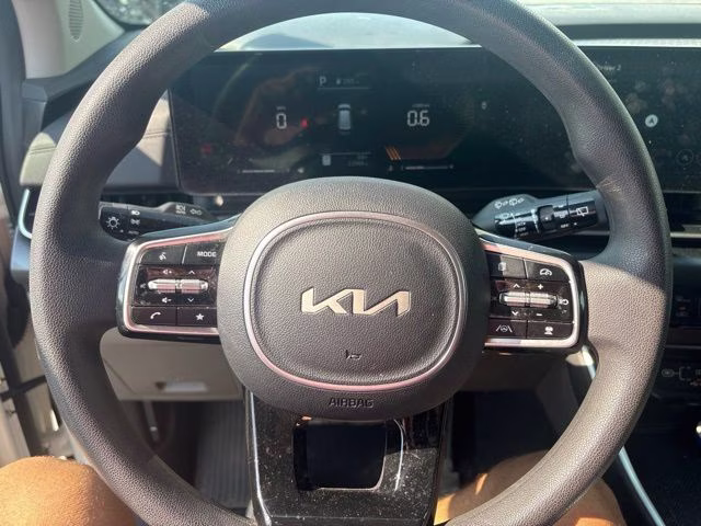 2025 Snow White Pearl Kia Carnival LX FWD Van