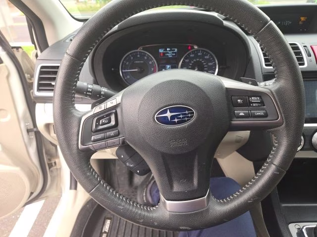2015 Crystal White Pearl Subaru XV Crosstrek 2.0i Limited AWD SUV