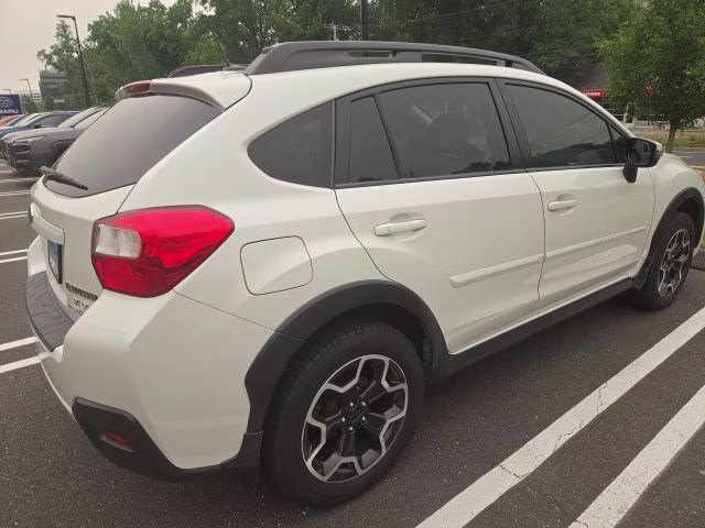 2015 Crystal White Pearl Subaru XV Crosstrek 2.0i Limited AWD SUV