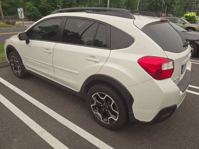 2015 Crystal White Pearl Subaru XV Crosstrek 2.0i Limited AWD SUV