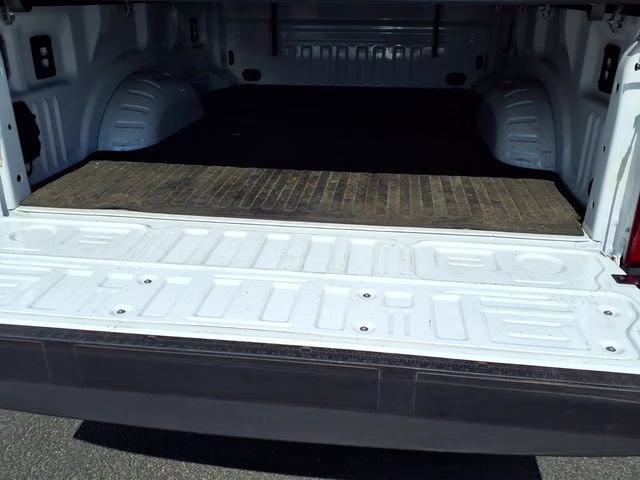 2025 Oxford White Ford Super Duty F-350 DRW XLT 4X4 Truck