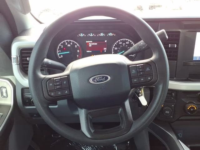 2025 Oxford White Ford Super Duty F-350 DRW XLT 4X4 Truck