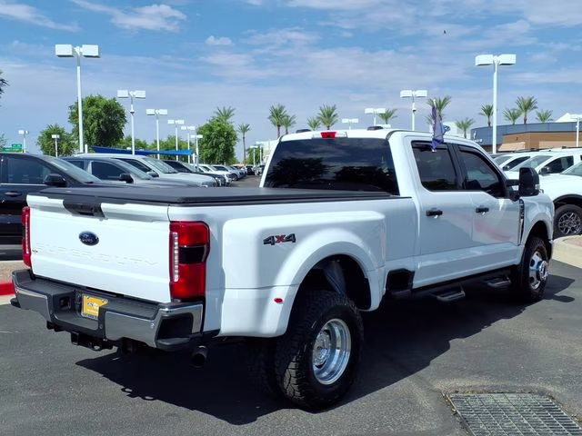 2025 Oxford White Ford Super Duty F-350 DRW XLT 4X4 Truck